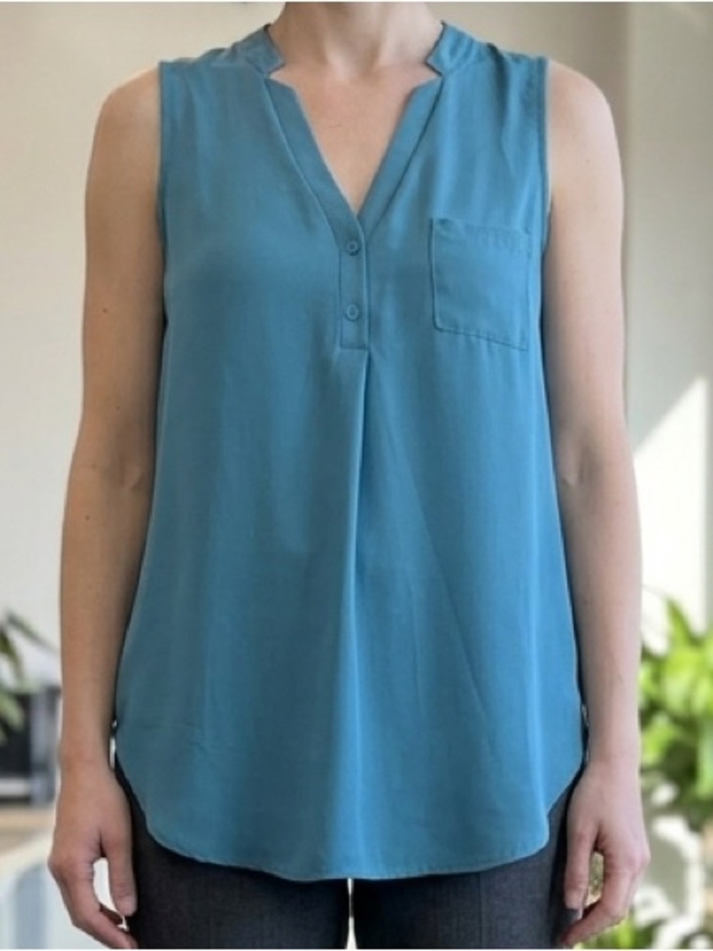 LUSH Teal Blue V Neck Sleeveless Blouse Pleated Back Tunic Top L EUC Work Career